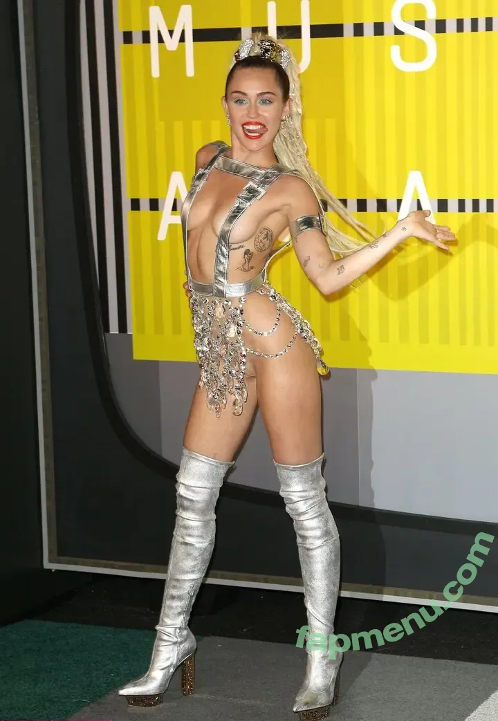 Miley Cyrus nude photo #5541 (MileyCyrus)