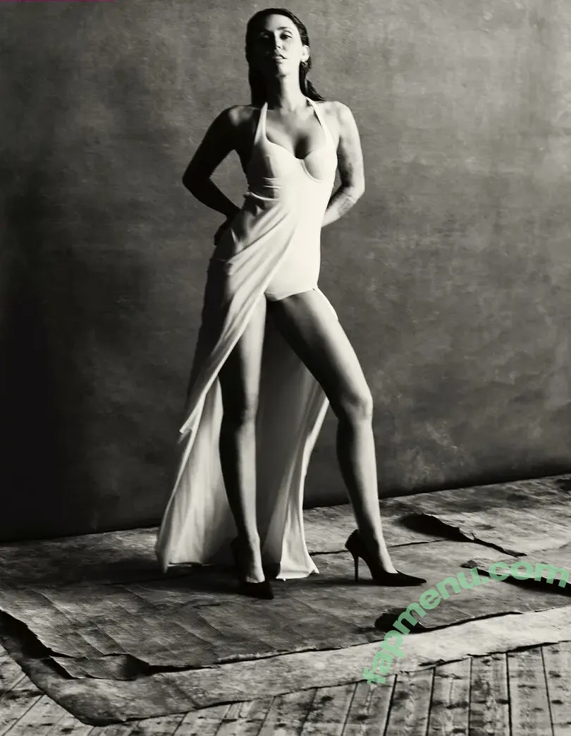 Miley Cyrus nude photo #5619 (MileyCyrus)
