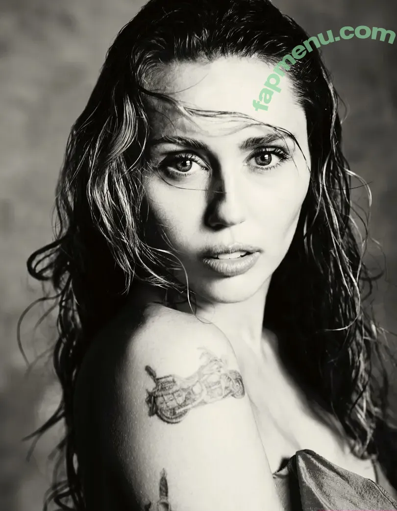 Miley Cyrus nude photo #5621 (MileyCyrus)