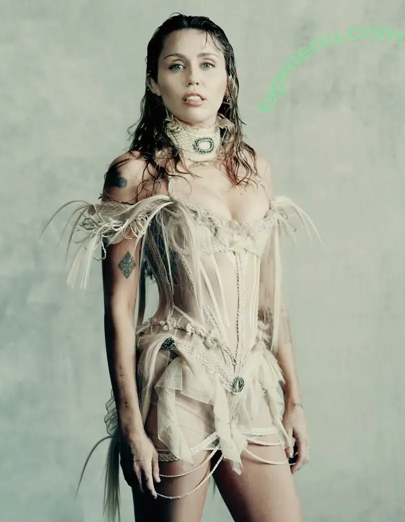 Miley Cyrus nude photo #5622 (MileyCyrus)