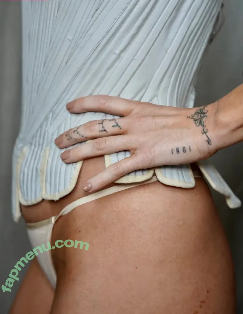 Miley Cyrus nude photo #5636 (MileyCyrus)
