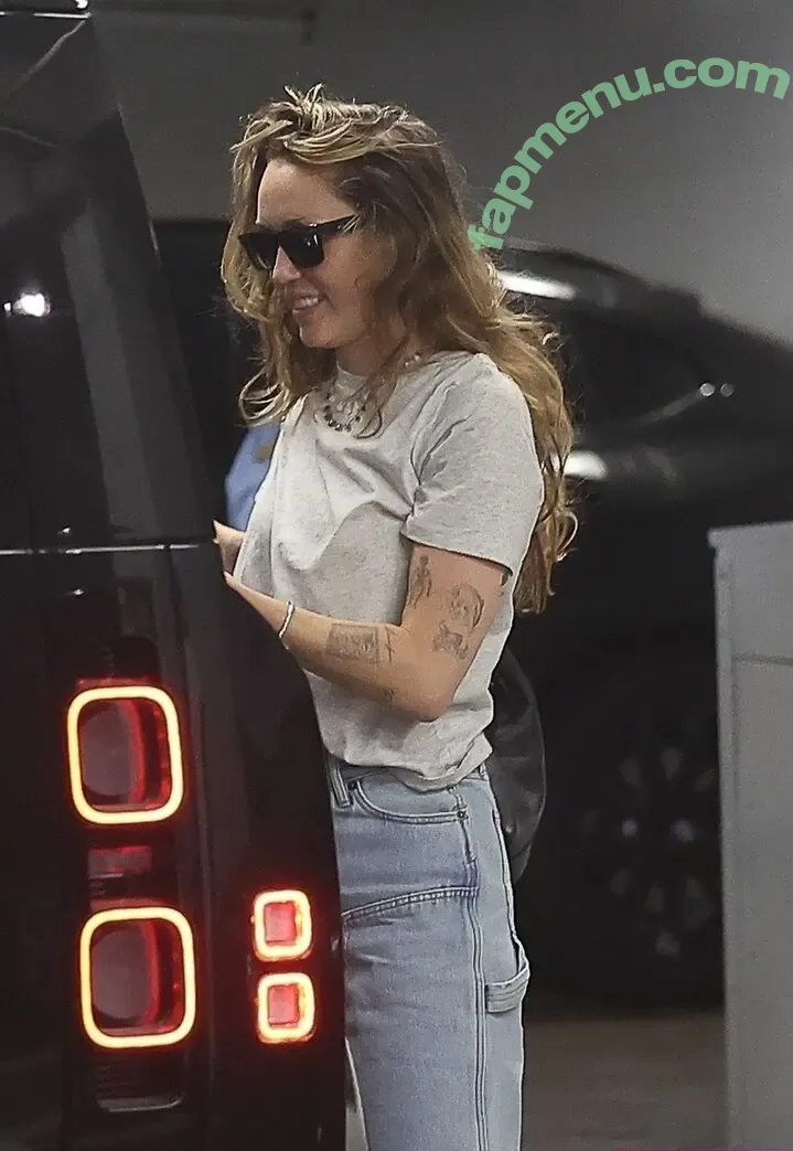 Miley Cyrus nude photo #5669 (MileyCyrus)
