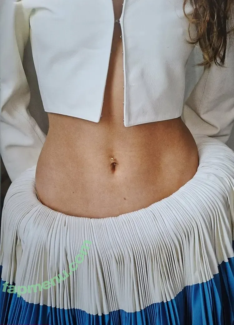 Miley Cyrus nude photo #5741 (MileyCyrus)