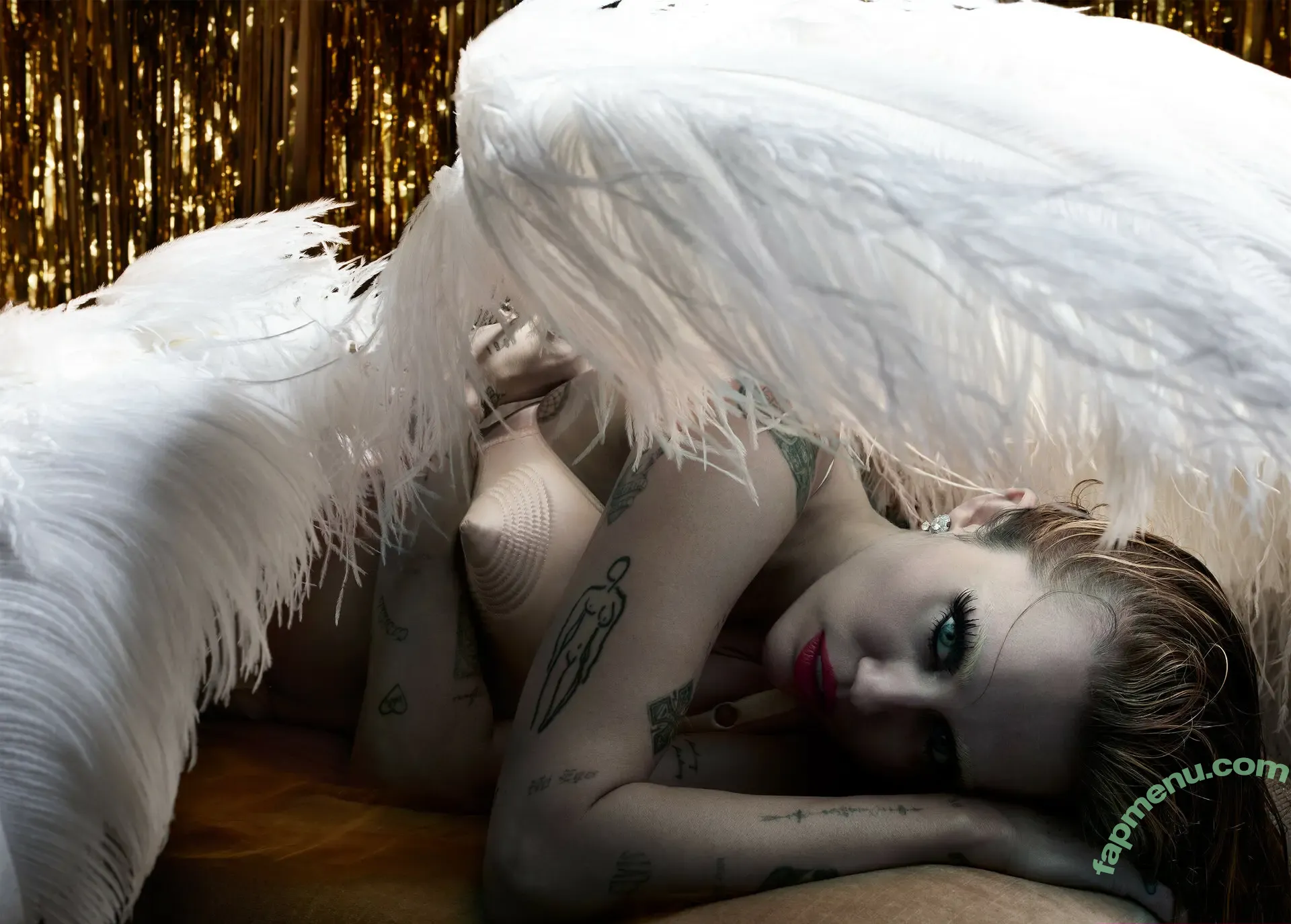 Miley Cyrus nude photo #5789 (MileyCyrus)