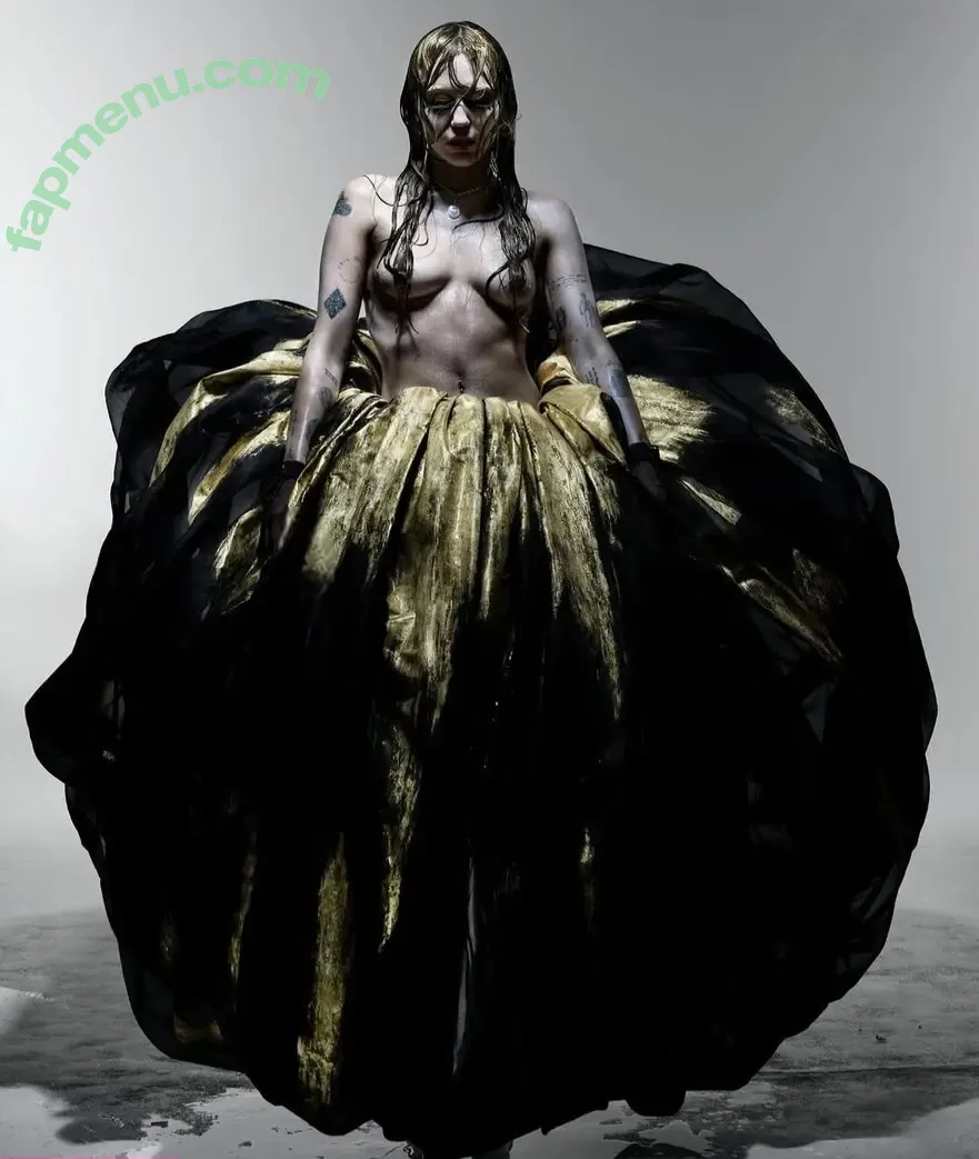 Miley Cyrus nude photo #5801 (MileyCyrus)