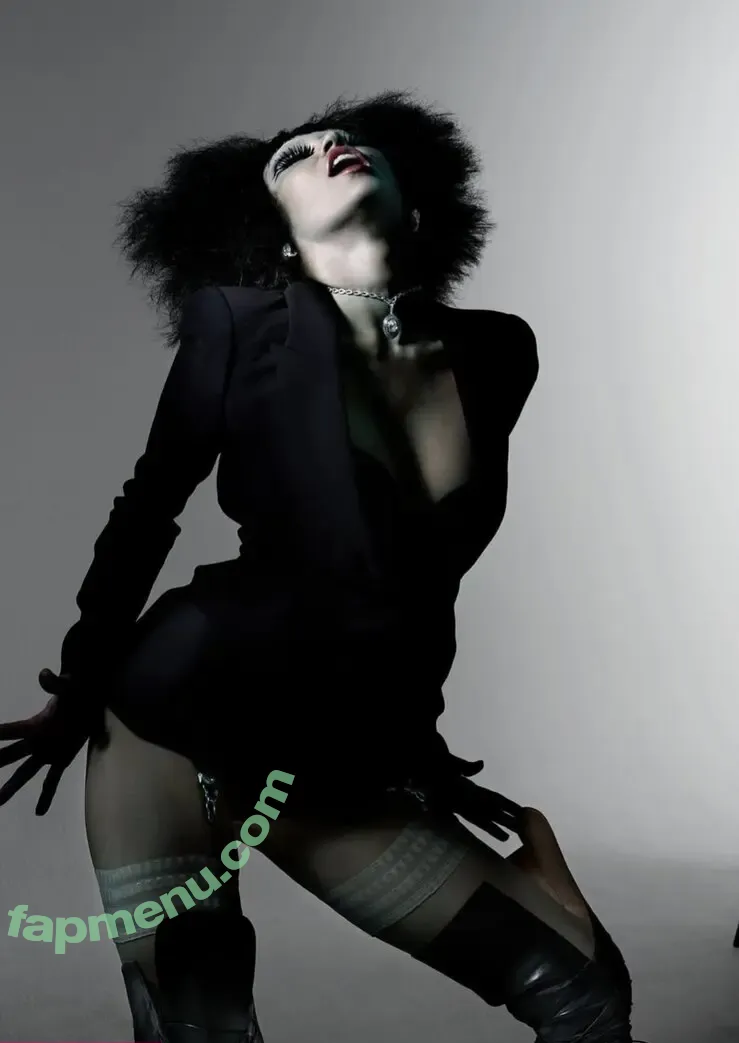 Miley Cyrus nude photo #5809 (MileyCyrus)