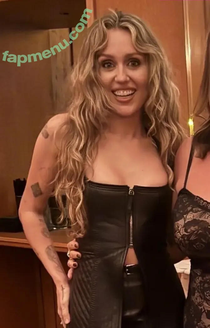Miley Cyrus nude photo #5855 (MileyCyrus)
