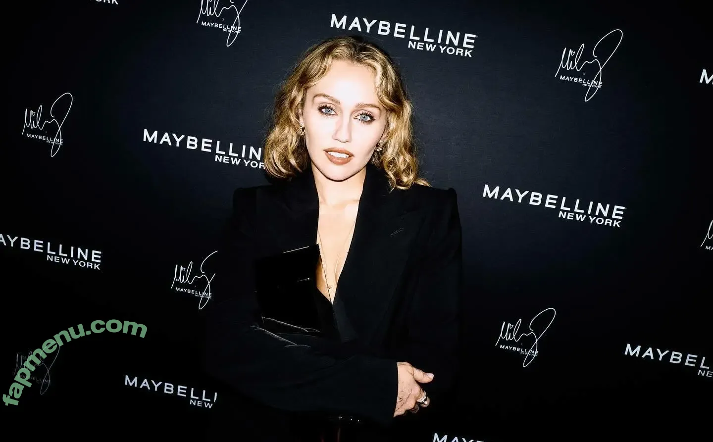 Miley Cyrus nude photo #5858 (MileyCyrus)