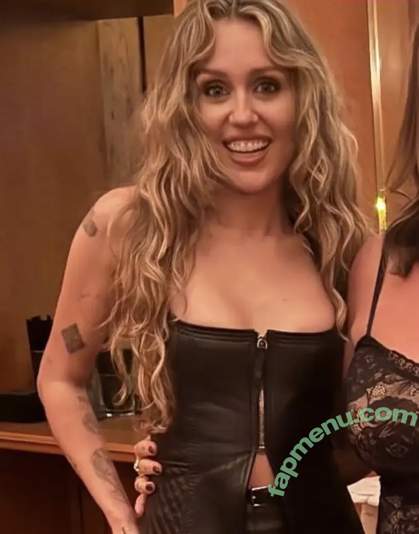 Miley Cyrus nude photo #5880 (MileyCyrus)