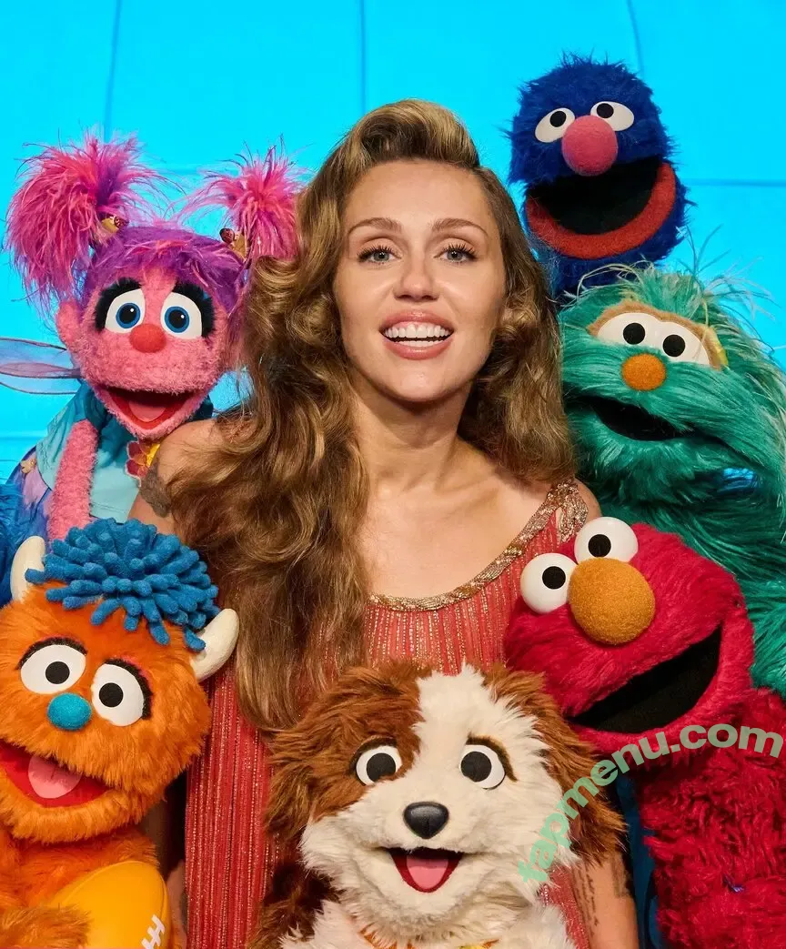 Miley Cyrus nude photo #5891 (MileyCyrus)