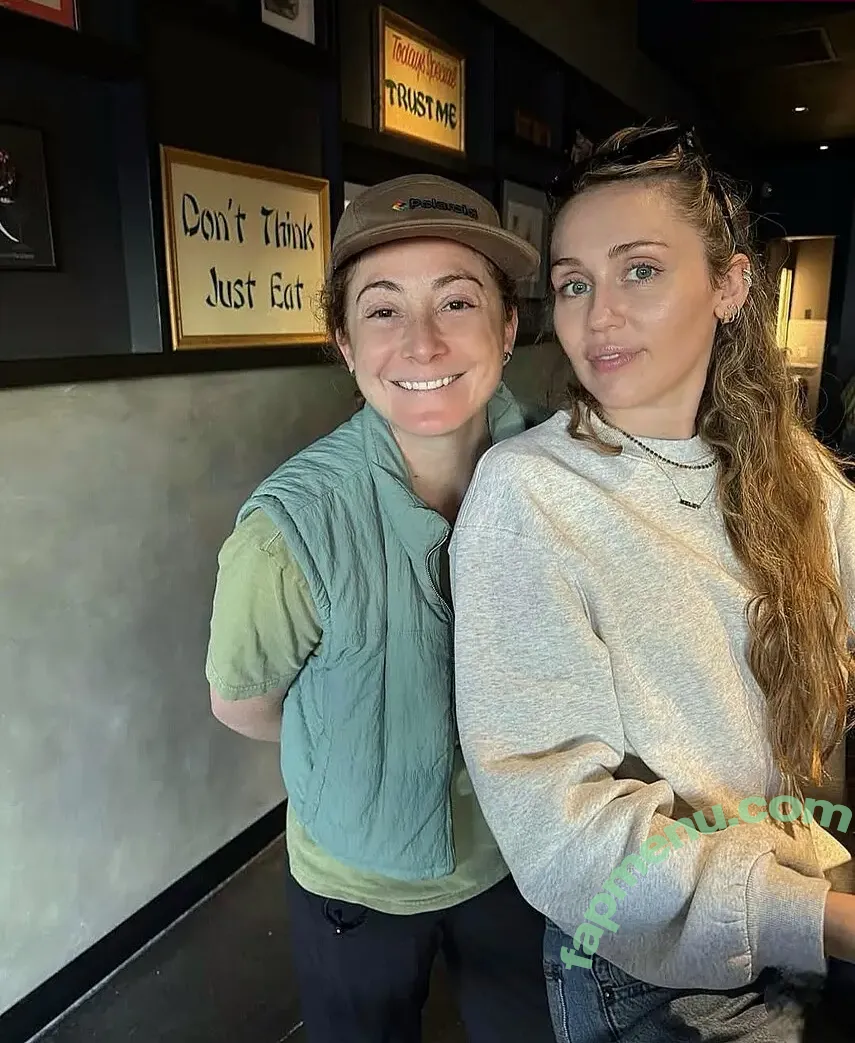 Miley Cyrus nude photo #5896 (MileyCyrus)