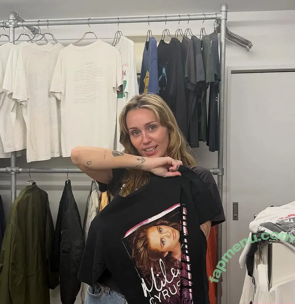 Miley Cyrus nude photo #5910 (MileyCyrus)