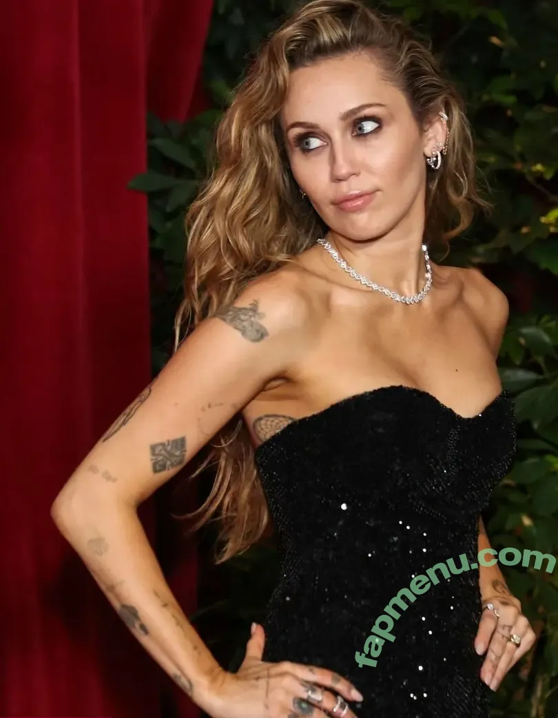 Miley Cyrus nude photo #5917 (MileyCyrus)