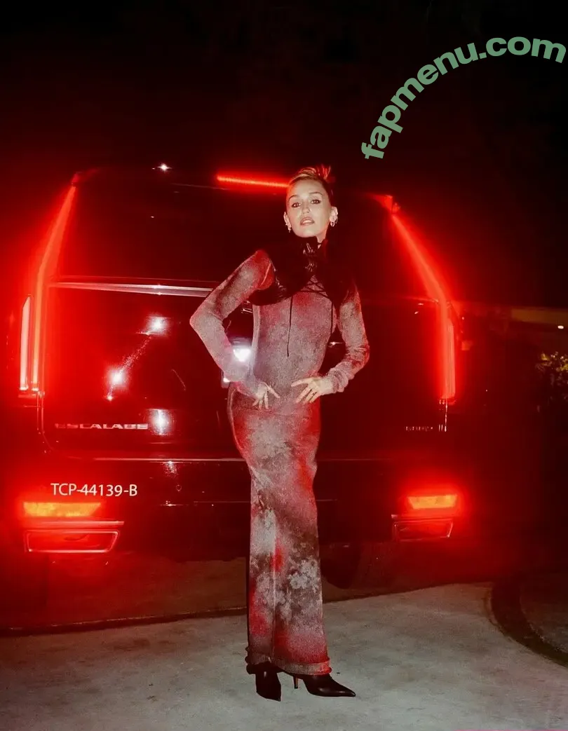 Miley Cyrus nude photo #5975 (MileyCyrus)