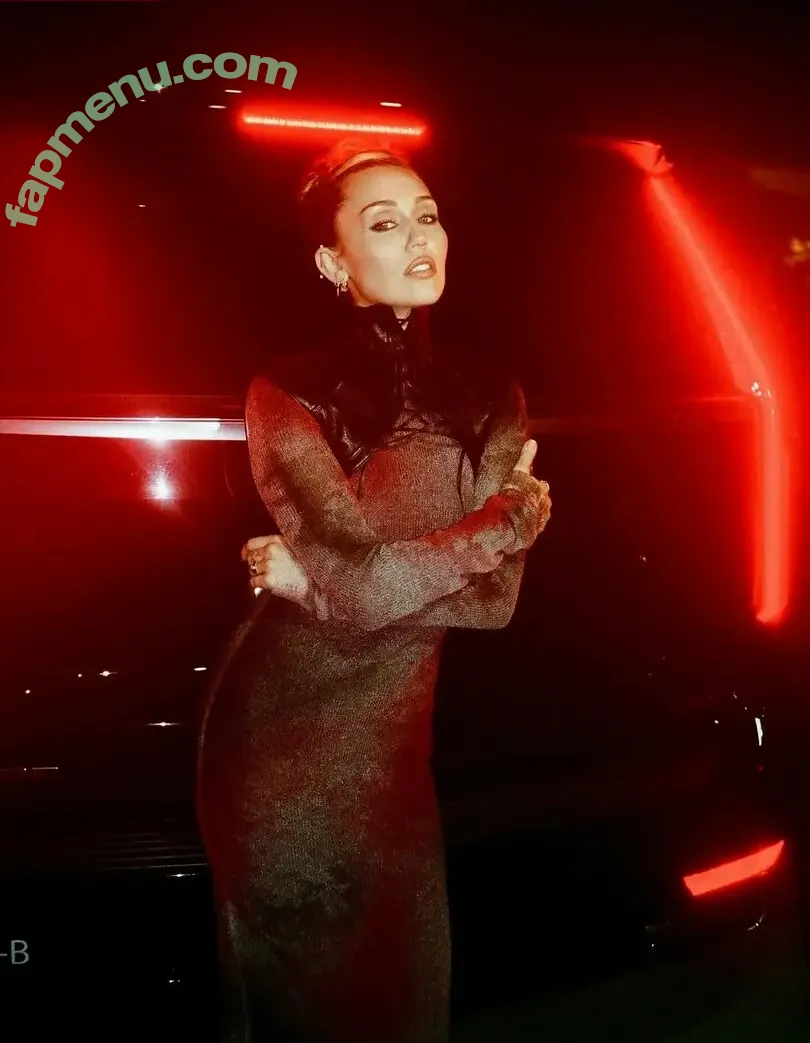 Miley Cyrus nude photo #5976 (MileyCyrus)