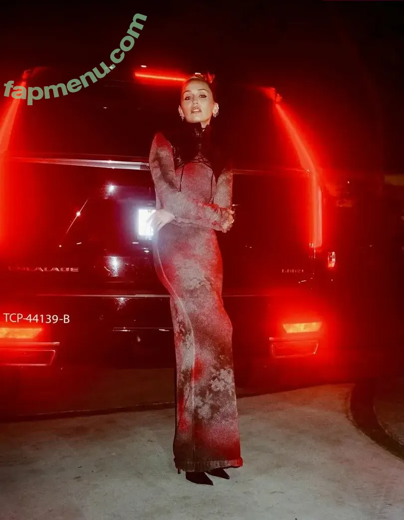 Miley Cyrus nude photo #5983 (MileyCyrus)