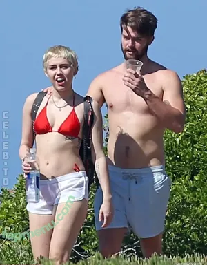 Miley Cyrus / MileyCyrus nude photo #6001