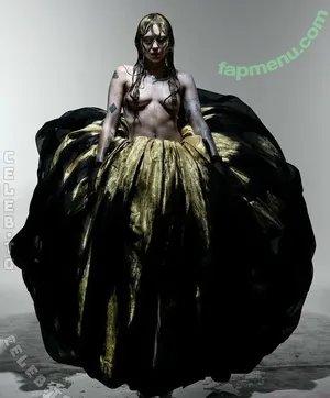 Miley Cyrus / MileyCyrus nude photo #6025