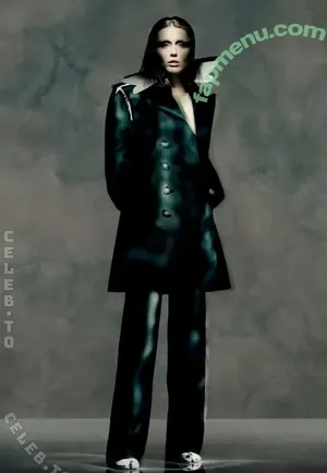 Miley Cyrus / MileyCyrus nude photo #6041