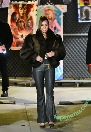 Miley Cyrus / MileyCyrus nude photo #6048