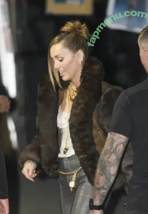Miley Cyrus / MileyCyrus nude photo #6054