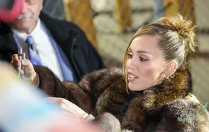 Miley Cyrus / MileyCyrus nude photo #6058