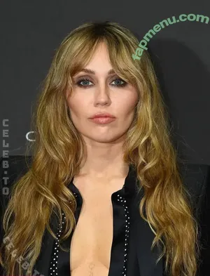 Miley Cyrus / MileyCyrus nude photo #6133