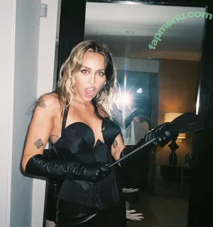 Miley Cyrus / MileyCyrus nude photo #6148