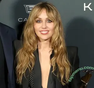 Miley Cyrus / MileyCyrus nude photo #6161