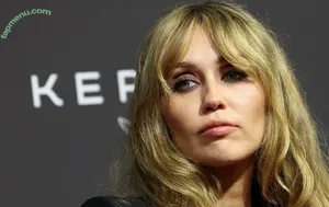 Miley Cyrus / MileyCyrus nude photo #6249