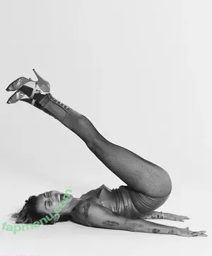 Miley Cyrus / MileyCyrus nude photo #6262