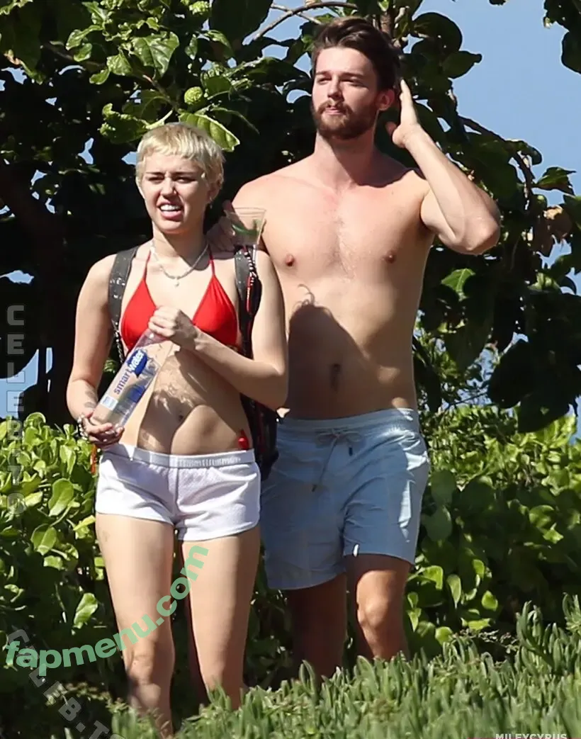Miley Cyrus nude photo #6005 (MileyCyrus)