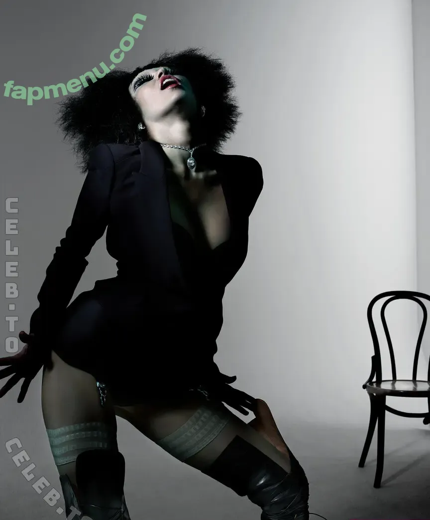 Miley Cyrus nude photo #6026 (MileyCyrus)