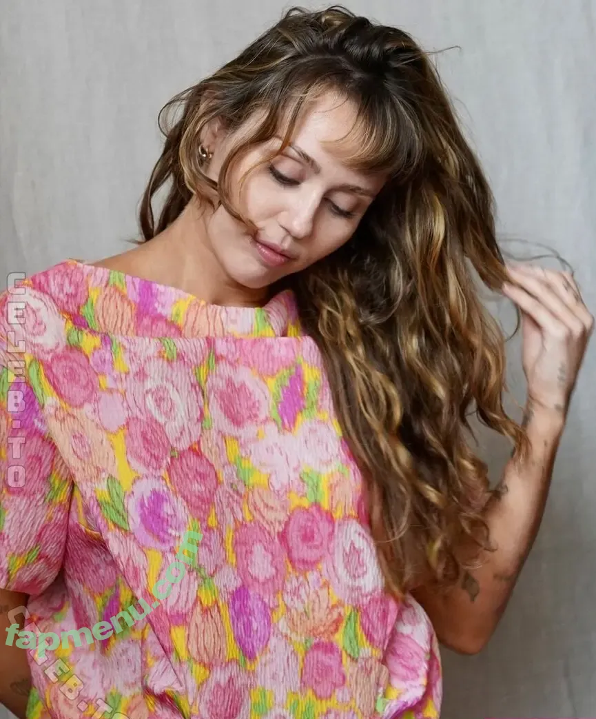 Miley Cyrus nude photo #6030 (MileyCyrus)