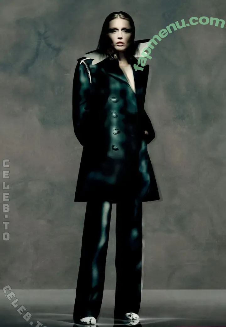 Miley Cyrus nude photo #6041 (MileyCyrus)