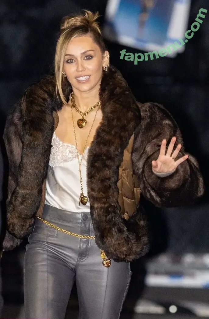 Miley Cyrus nude photo #6050 (MileyCyrus)
