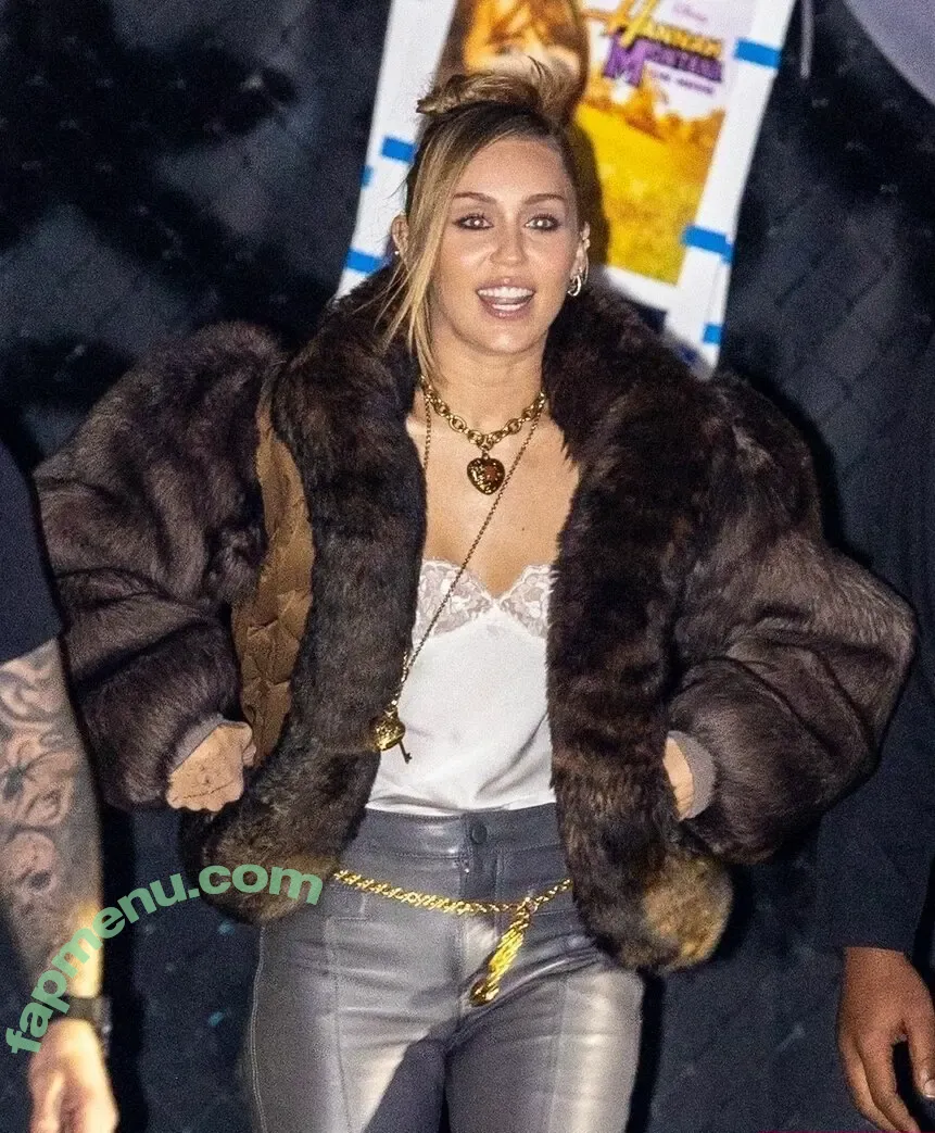 Miley Cyrus nude photo #6051 (MileyCyrus)