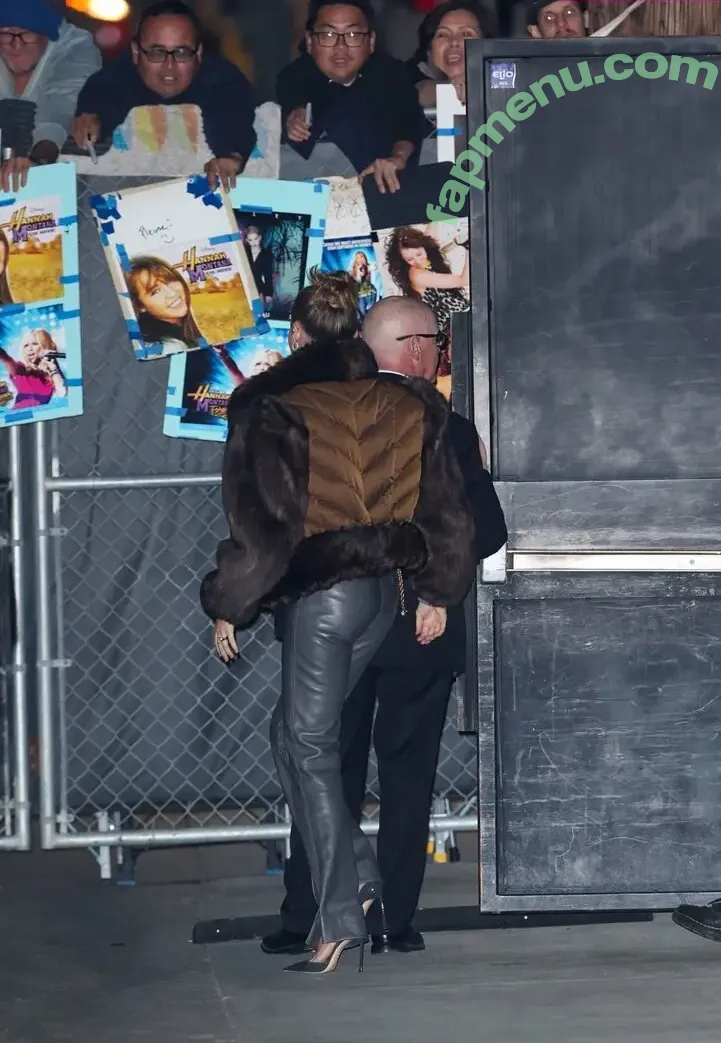 Miley Cyrus nude photo #6055 (MileyCyrus)