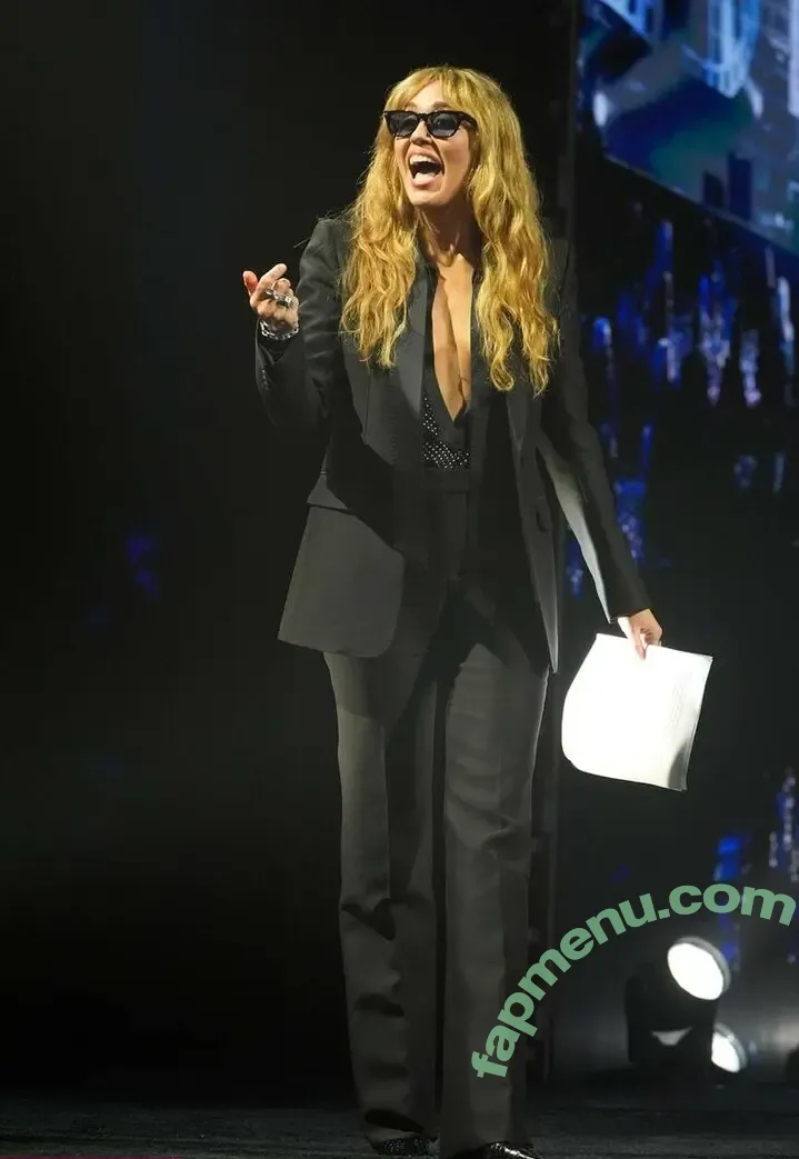 Miley Cyrus nude photo #6127 (MileyCyrus)