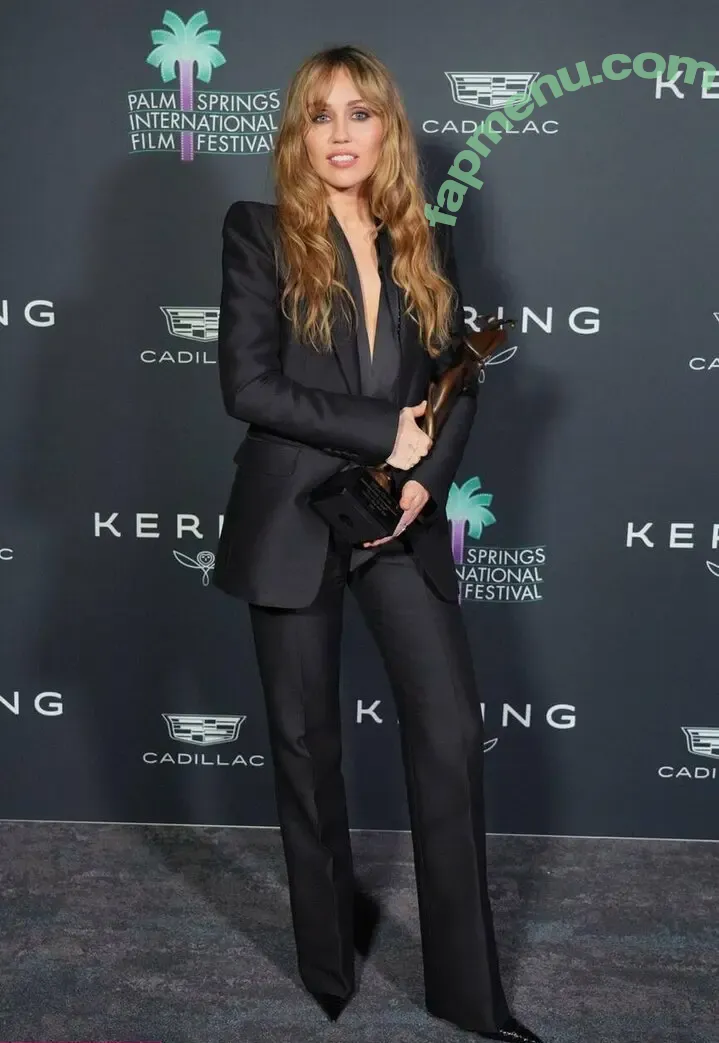 Miley Cyrus nude photo #6129 (MileyCyrus)