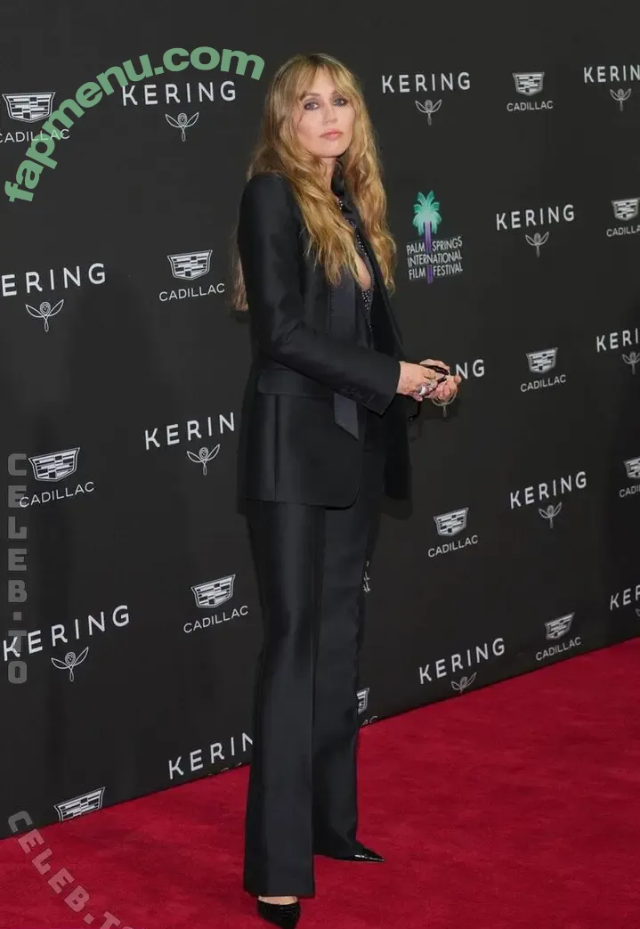 Miley Cyrus nude photo #6136 (MileyCyrus)