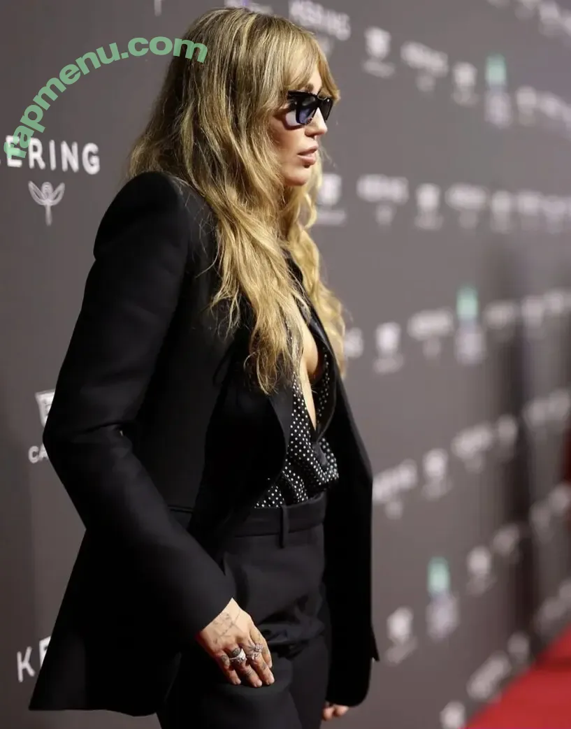 Miley Cyrus nude photo #6154 (MileyCyrus)