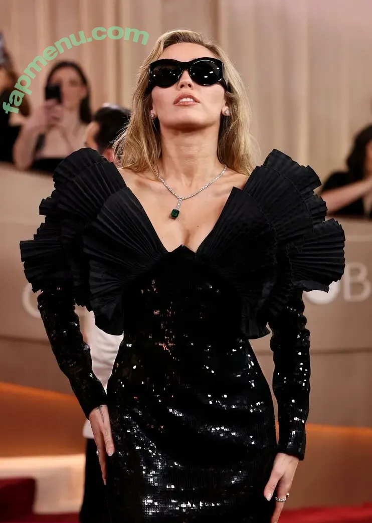 Miley Cyrus nude photo #6195 (MileyCyrus)