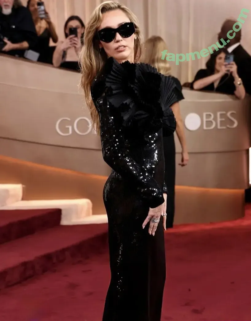 Miley Cyrus nude photo #6198 (MileyCyrus)