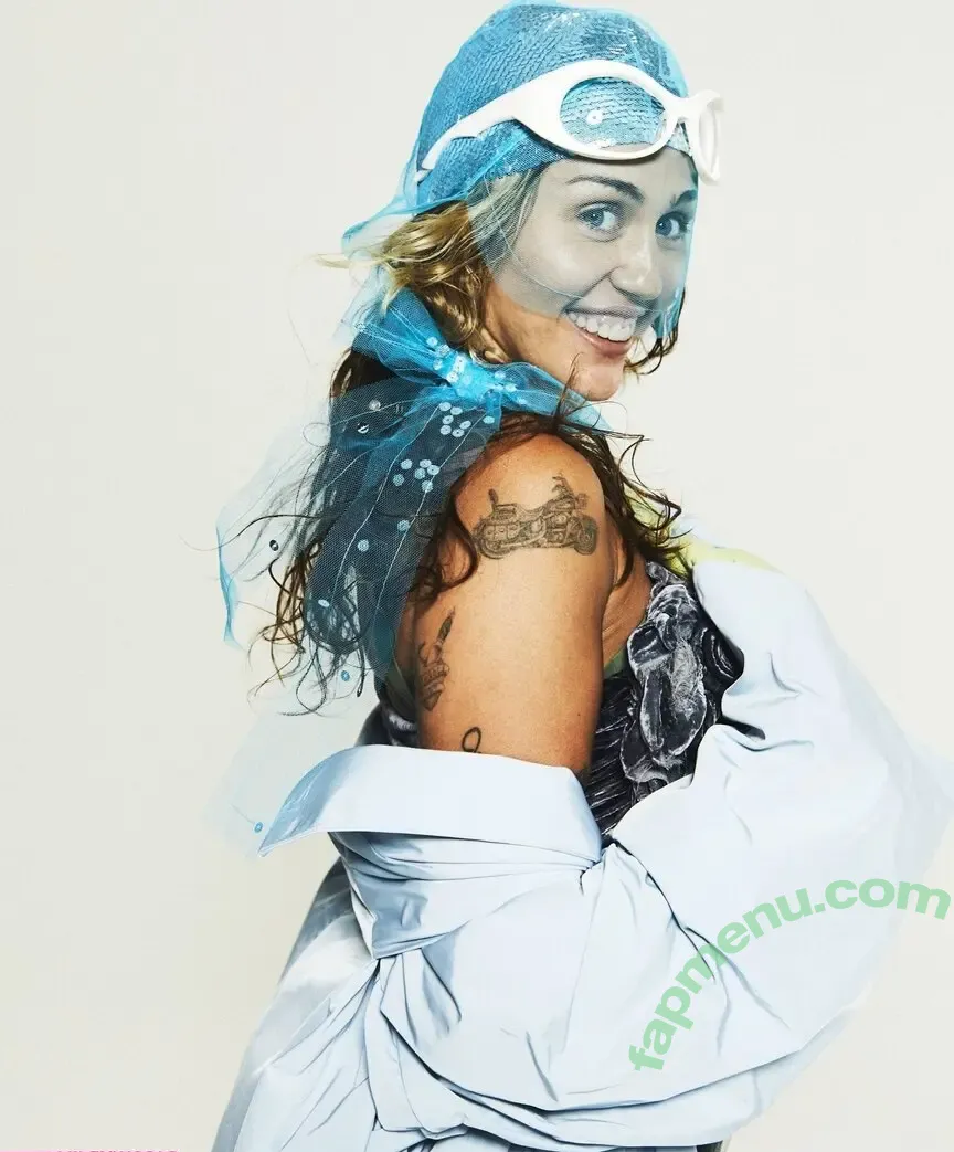 Miley Cyrus nude photo #6252 (MileyCyrus)