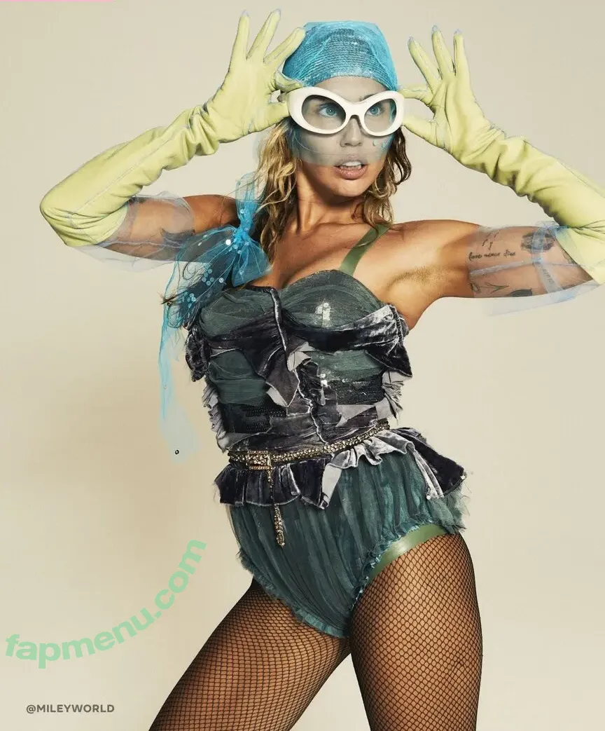 Miley Cyrus nude photo #6255 (MileyCyrus)