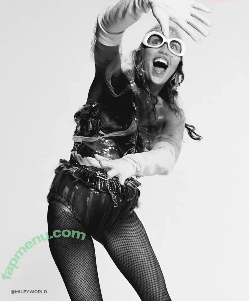 Miley Cyrus nude photo #6264 (MileyCyrus)