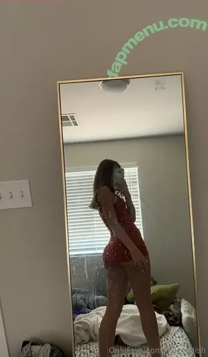 mileyeilish / billieeilish nude photo #0145