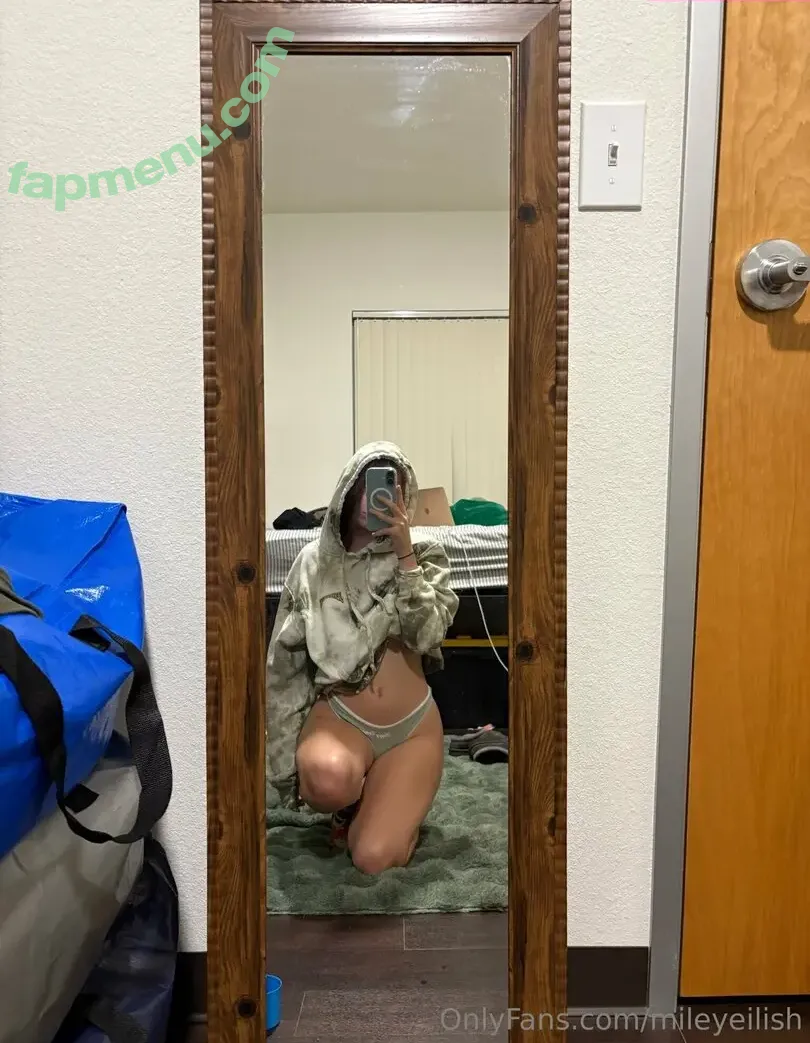 mileyeilish nude photo #0173 (billieeilish)