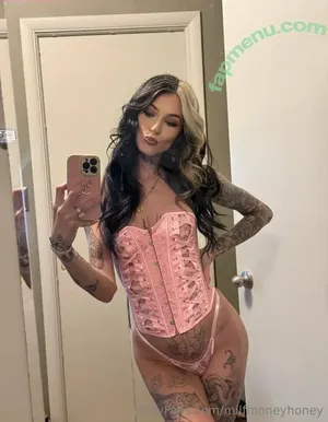 milfmoneyhoney / milfmoneyhoneyy / rhy_honeymoney nude photo #0094